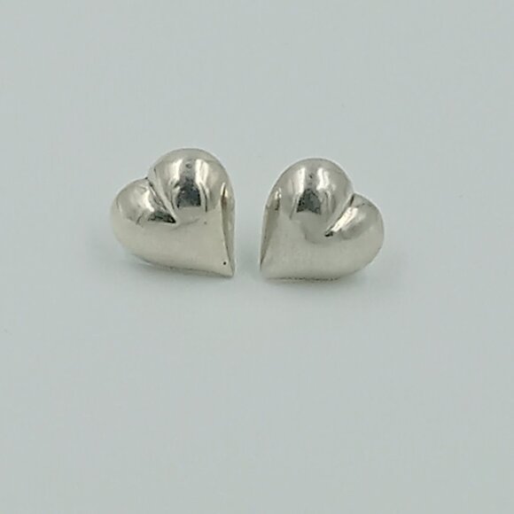 Vintage Sterling Silver Puff Heart Earrings - Picture 5 of 10